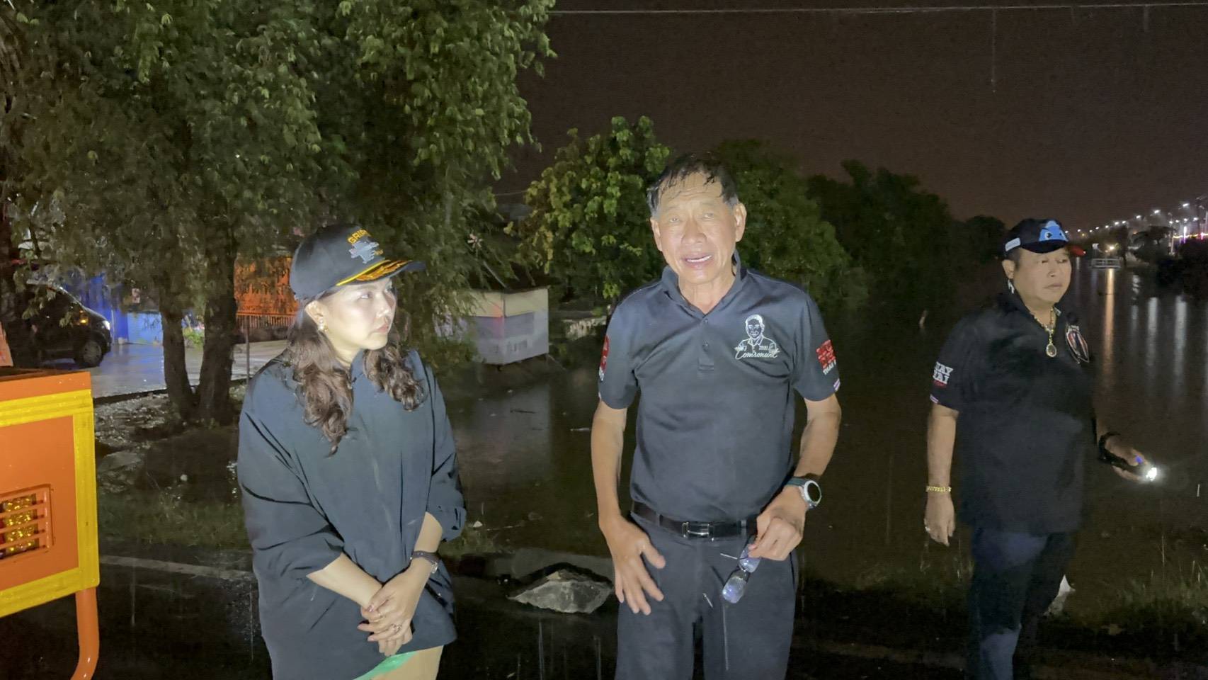 ปทุมธานี ปทุมวิกฤติรังสิตคลองหลวงจมน้ำเครื่องสูบน้ำชลประทานเสีย อบจ.เร่งติดตั้งเครื่องฉุกเฉิน ช่วยชาวบ้านด่วน