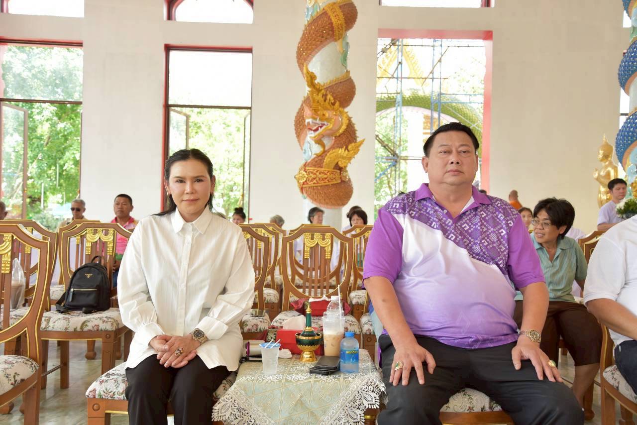พรปริญญา สจ.คลองหลวง พร้อม นายกยุทธศักดิ์ นำประชาชนตักบาตรวันวิสาขบูชา ก่อนร่วมเป็นประธานบวชพระเฉลิมพระเกียรติ 4 รอบ 48 พรรษา ณ วัดเทพสรธรรมาราม
