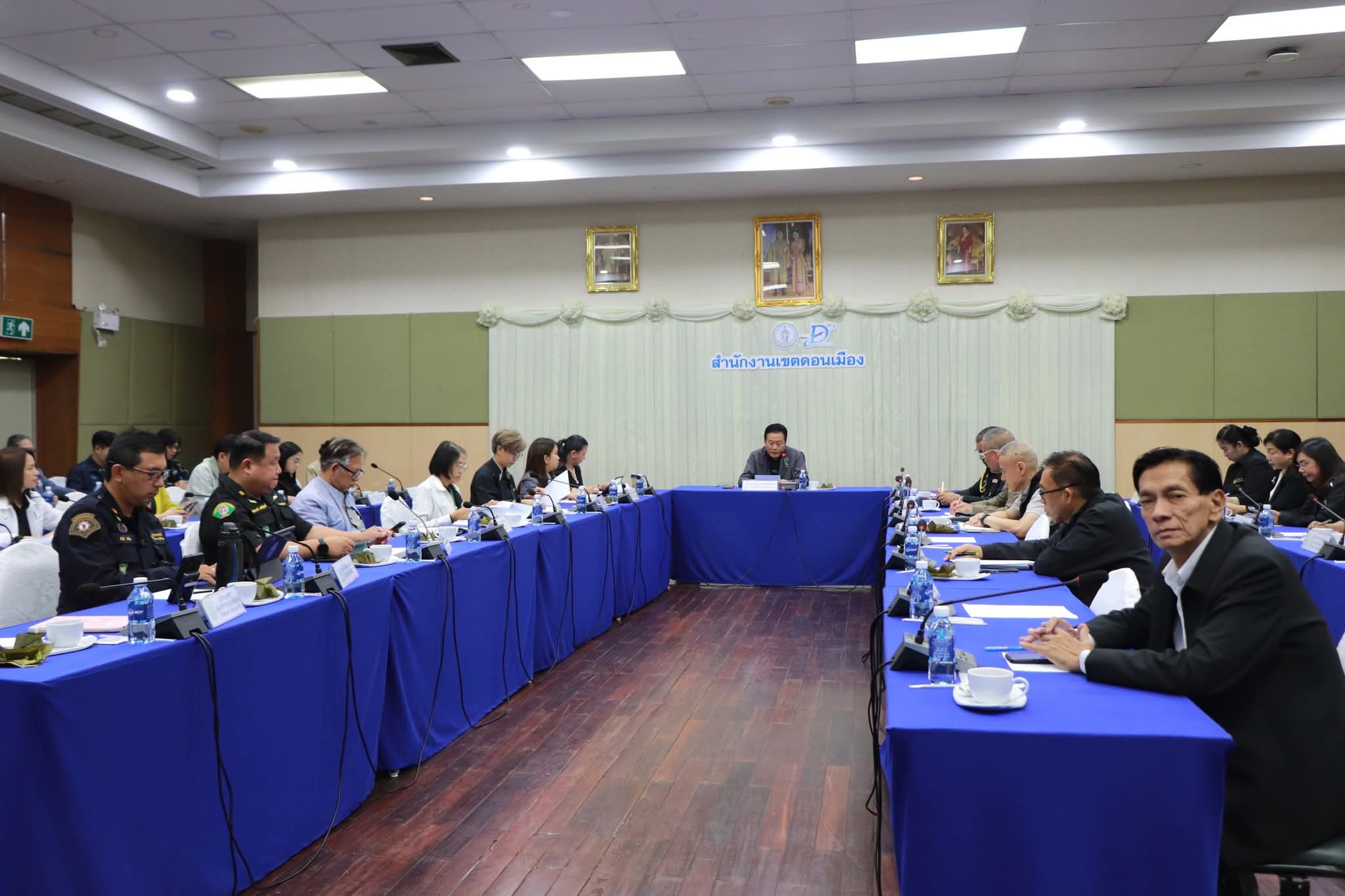 ผอ.เขตดอนเมือง นำประชุมบูรณาการกำลังเตรียมพร้อมดูแลความและบรรเทาความเดือดร้อนของประชาชน ช่วงสงกรานต์69