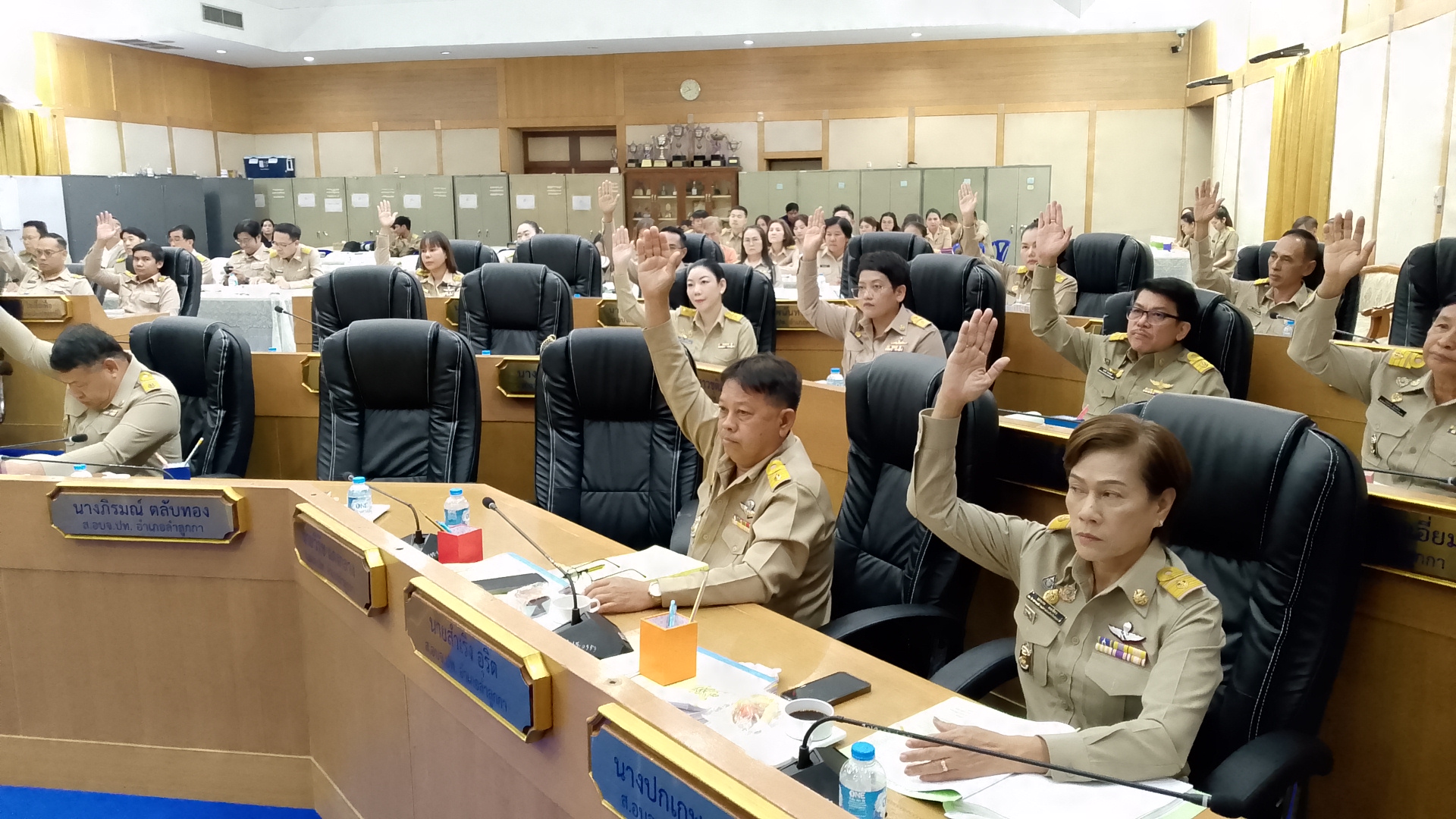 ปทุมธานี อบจ.มติเอกฉันท์ งดเก็บภาษีน้ำมัน บิ๊กแจ็สนำเอกสารเสนอสมาคม อบจ.หวังลดภาระค่าครองชีพประชาชนทั่วประเทศ