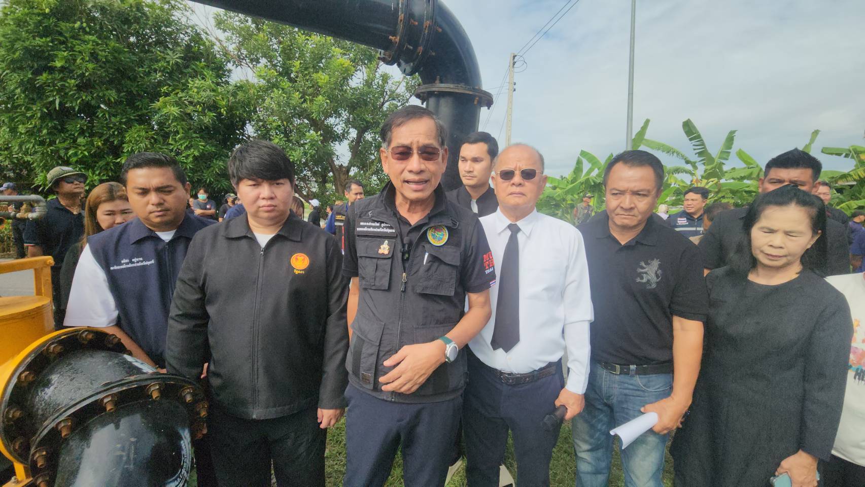 ปทุมธานี นายกแจ๊ส ลงพื้นที่ บางพูน เดินหน้าก่อสร้างโรงสูบน้ำบริเวณโค้งต้นโพธิ์ ม.3 เพื่อประโยชน์ของประชาชน