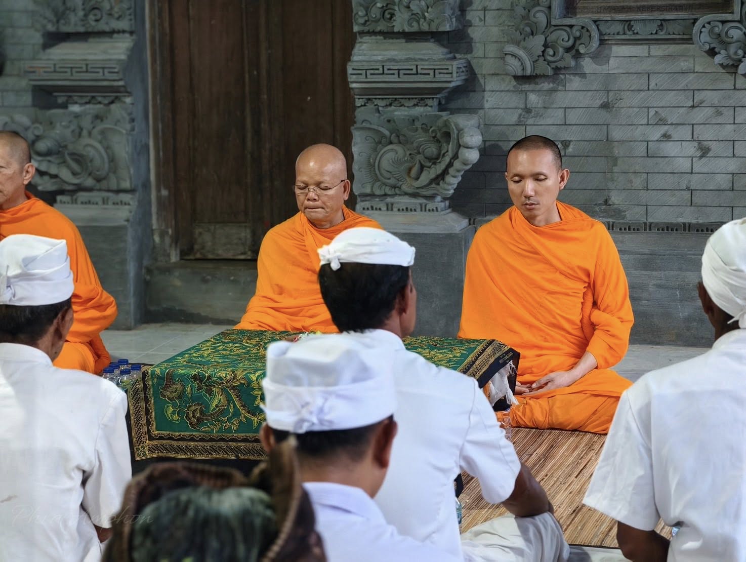 พระไทยเผยแพร่ธรรมะสู่บาหลี สานสัมพันธ์นักบวชชาวฮินดูผ่านสมาธิและแผ่เมตตา