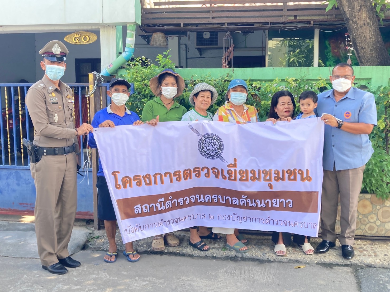 รักษาการรอง ผกก.ป.สน.คันนายาว ลงพื้นที่ชุมชนเพชรอนันต์ ประชาสัมพันธ์ ไม่เชื่อ ไม่รีบ ไม่โอน รู้ทันกลโกง