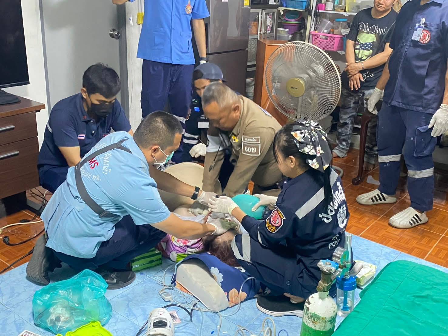 รอง สว.จร.สน.ดอนเมือง รุดช่วยหญิงป่วยสโตรค ปั้มหัวใจสำเร็จก่อนนำส่ง รพ.