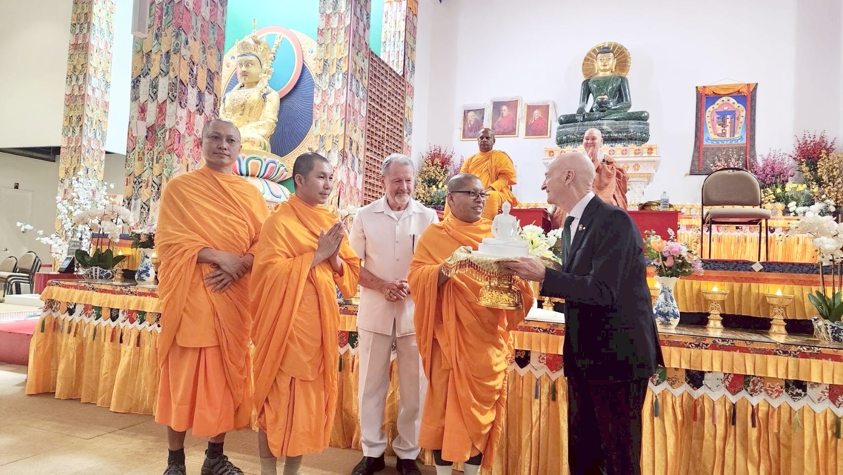 พระธรรมทูตไทยปาฐกถาเวทีสัมมนาสันติภาพโลกเริ่มที่ใจ บนเวทีนานาชาติ ฉลอง 90 ปีองค์ดาไล ลามะ