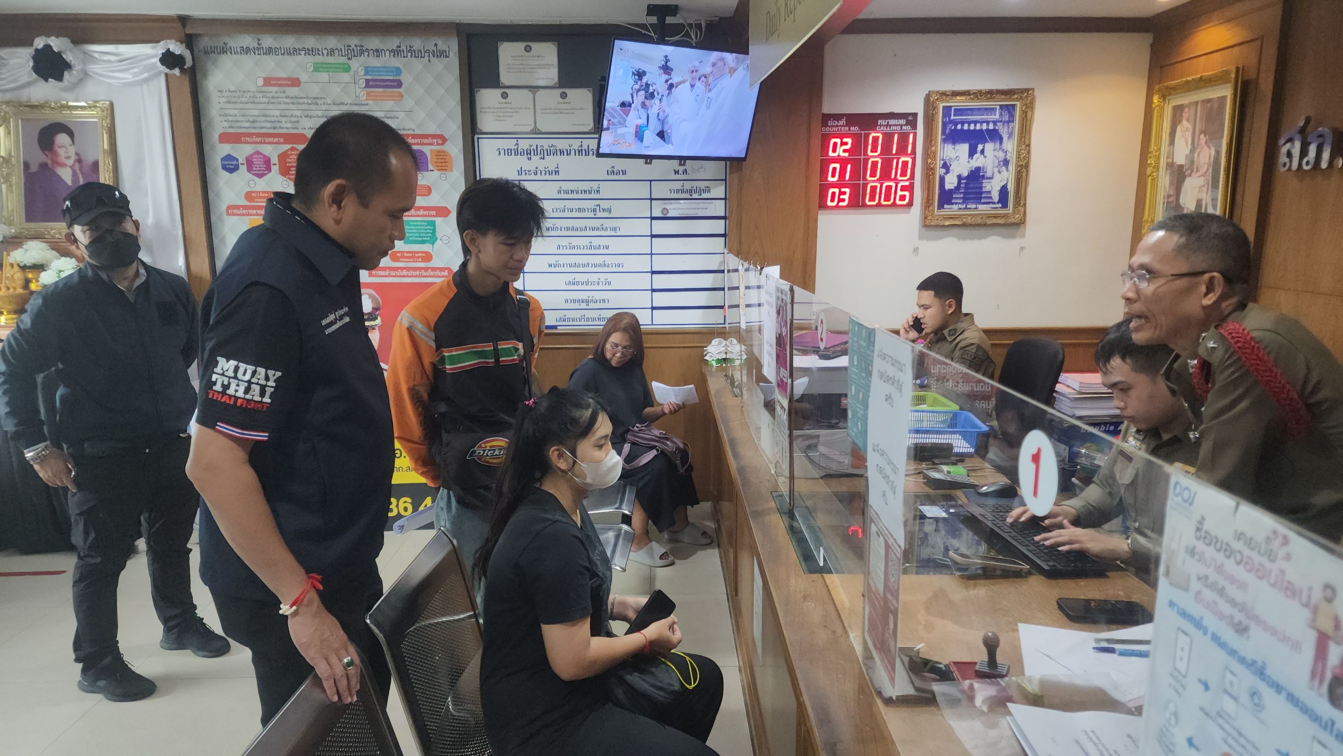 ปทุมธานีเดือดคลองสองวัยรุ่นกว่า20คนรุมทำร้ายคู่รักกลางดึกริมเขื่อนรังสิต