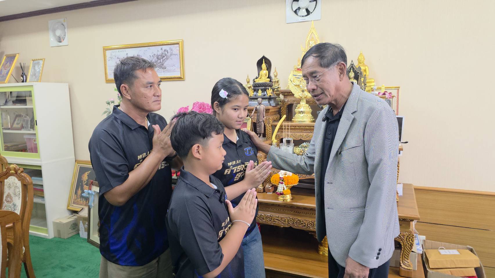 นายกแจ๊ส” สั่งลุยเตรียมตั้งชมรมเจ็ตสกี “สิงห์ปทุม” สร้างสายเลือดใหม่ พร้อมการันตีจัดศึกใหญ่ระดับประเทศลงพื้นที่ปทุมธานี ดันครอบครัวหอมทรัพย์นำ “น้องปลาวาฬ – น้องโลมา ลุยศึกตัดสิน “TOYOTA - WGP#1 WATER