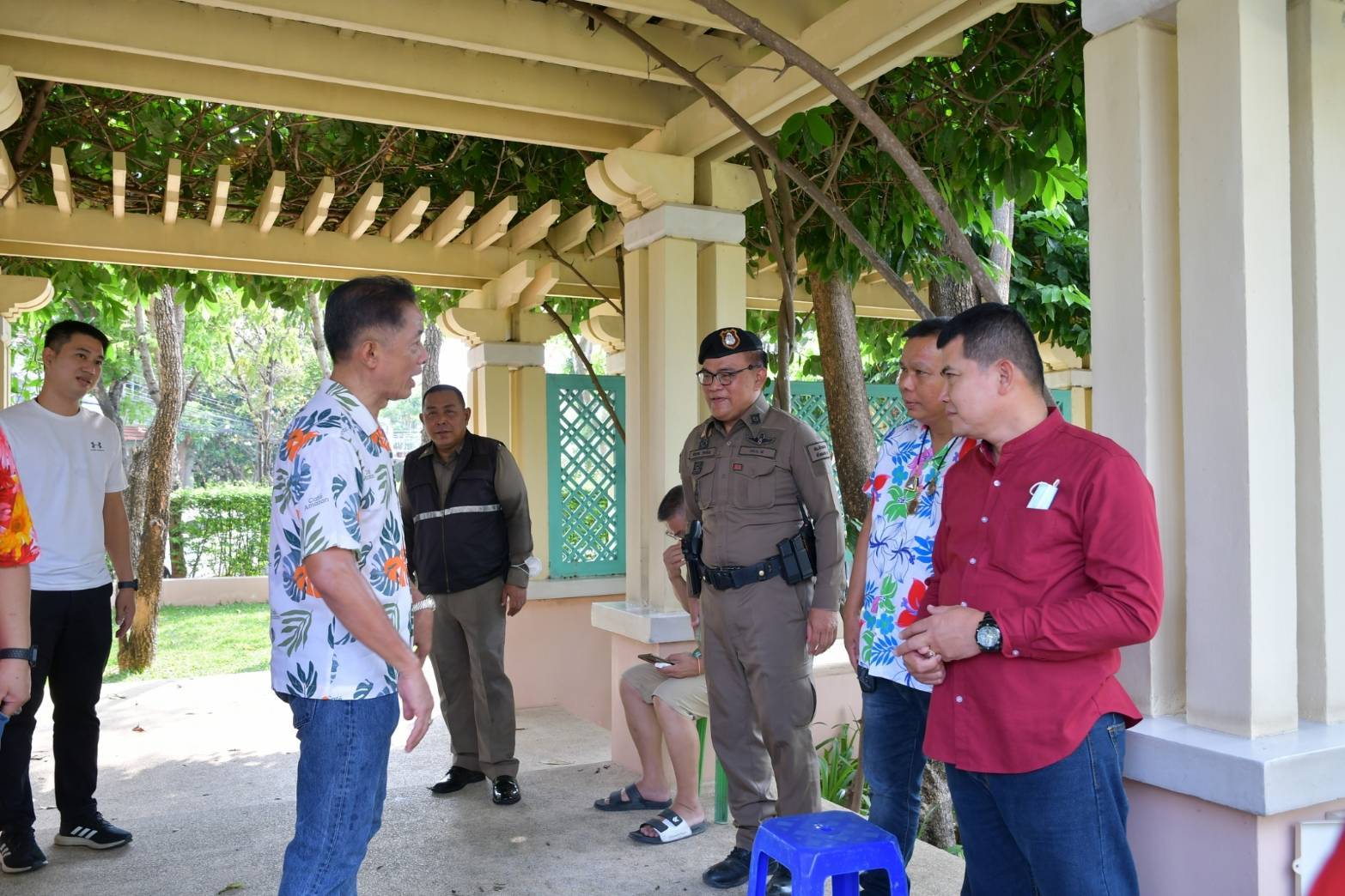 สารวัตรกระดูกเหล็ก พ.ต.ท.สวภณ คะอังกุ สวป.สน.หัวหมาก เข้ากราบสวัสดีปีใหม่ไทย พล.ต.ท.นิทัศน์ ลิ้มศิริพันธ์ อดีต ผบช.ตำรวจท่องเที่ยว