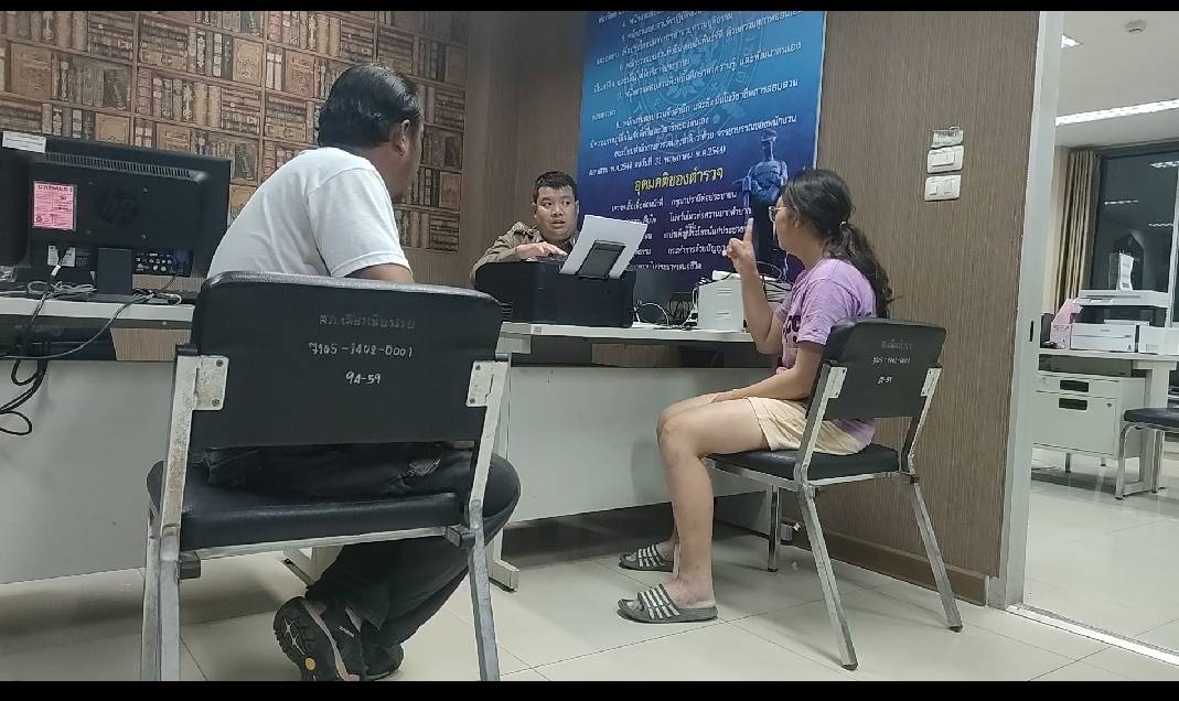 เมียเหลือจะอดถูกผัววัยรุ่นเห็นเป็นที่รองรับอารมณ์อยากจะเตะจะตีจะต่อยก็ตามอำเภอใจ ล่าสุด ใช้ขวดตีเข้ากระบานเมียจนเลือดอาบ แถมล่าสุดฟาดตีด้วยเก้าอี้ จนระบมไปทั้งร่าง